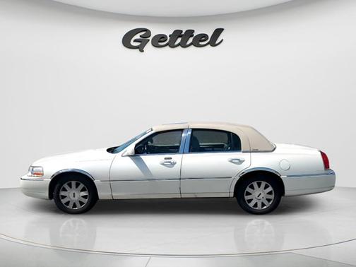 2004 Lincoln Town Car Ultimate