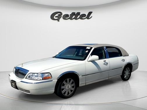2004 Lincoln Town Car Ultimate