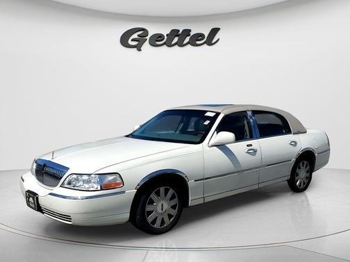 2004 Lincoln Town Car Ultimate