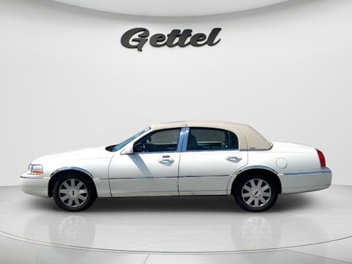 2004 Lincoln Town Car Ultimate