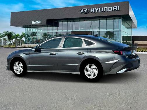 2025 Hyundai SONATA SE
