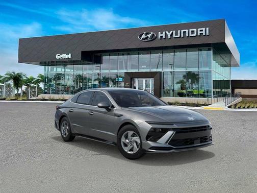 2025 Hyundai SONATA SE