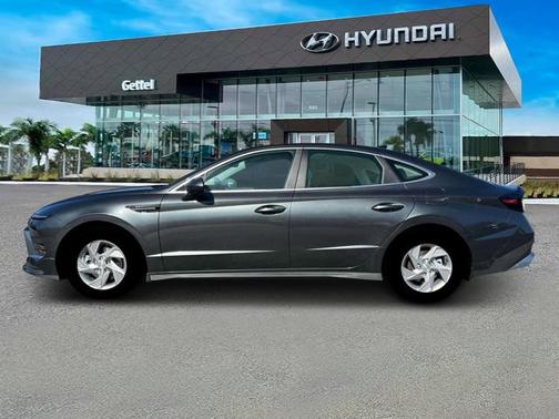 2025 Hyundai SONATA SE