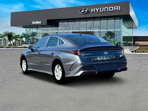 2025 Hyundai SONATA SE