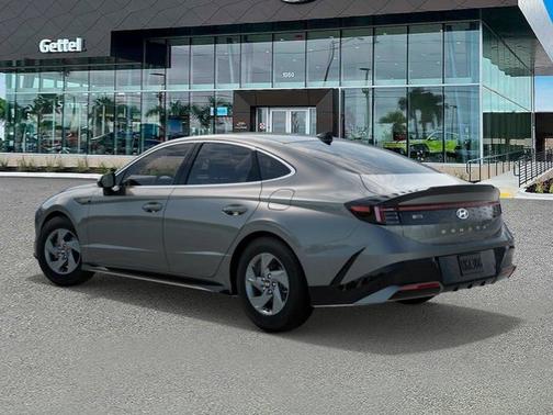 2025 Hyundai SONATA SE