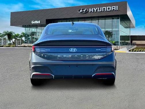 2025 Hyundai SONATA SE