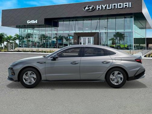2025 Hyundai SONATA SE