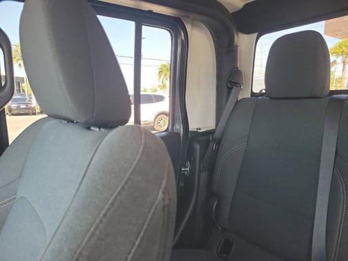 2024 Jeep Gladiator Willys