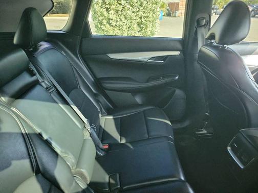 2021 INFINITI QX50 LUXE