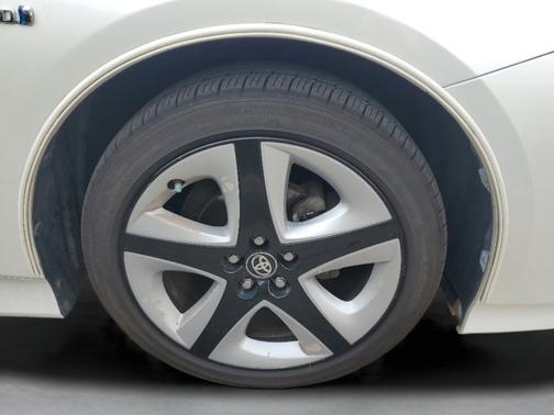 2017 Toyota Prius Four Touring