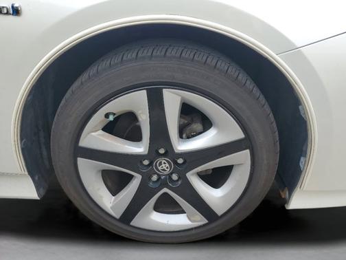 2017 Toyota Prius Four Touring