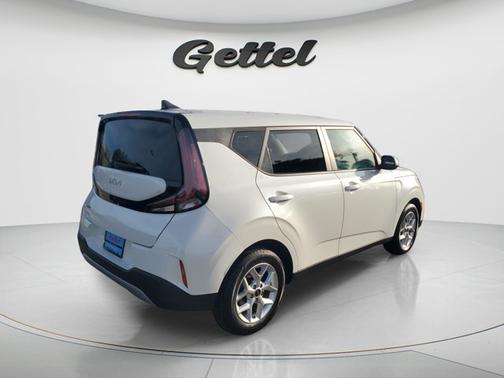 Snow White Pearl 2024 Kia Soul LX