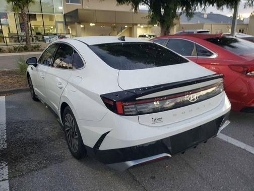 2024 Hyundai SONATA Hybrid SE