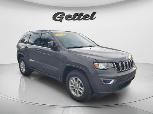 Granite Crystal Metallic Clearcoat 2019 Jeep Grand Cherokee Laredo