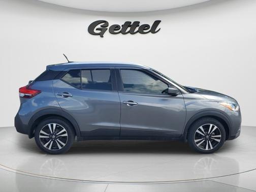 Gun Metallic 2020 Nissan Kicks SV