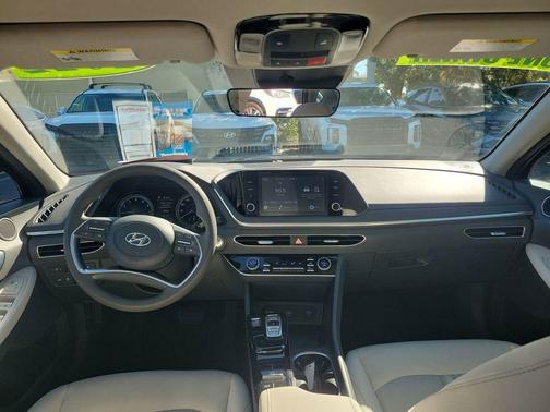 2022 Hyundai SONATA SEL