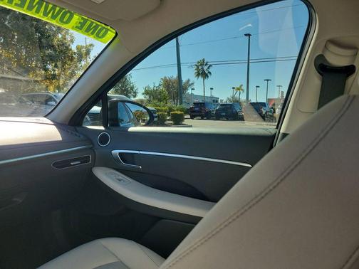 2022 Hyundai SONATA SEL