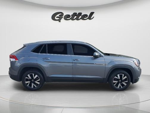 Platinum Gray Metallic 2021 Volkswagen Atlas Cross Sport 2.0T SE