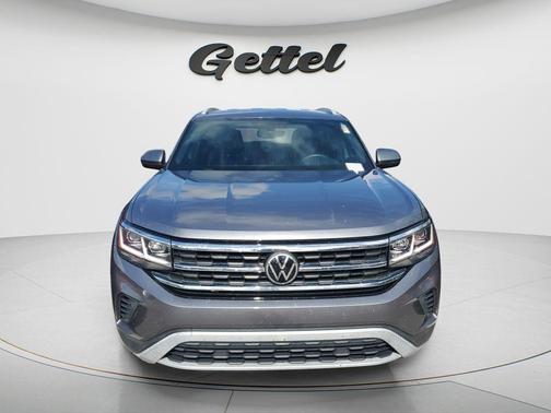 Platinum Gray Metallic 2021 Volkswagen Atlas Cross Sport 2.0T SE