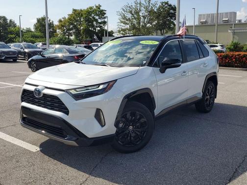 2024 Toyota RAV4 Hybrid SE