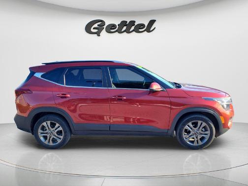 Mars Orange 2023 Kia Seltos S