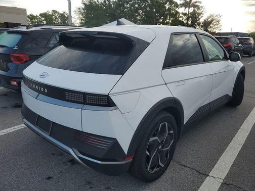 2024 Hyundai IONIQ 5 SEL