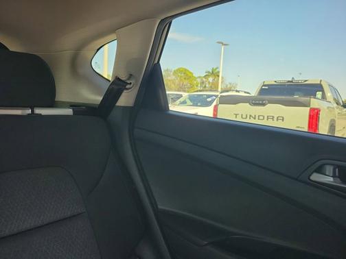 2016 Hyundai TUCSON SE