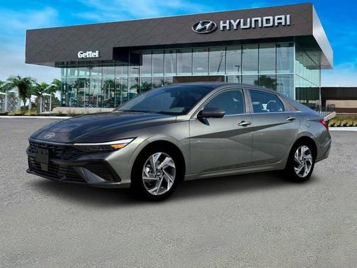 2025 Hyundai ELANTRA SEL