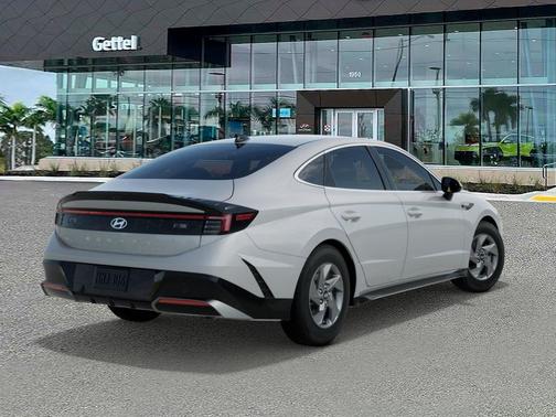 2025 Hyundai SONATA SE