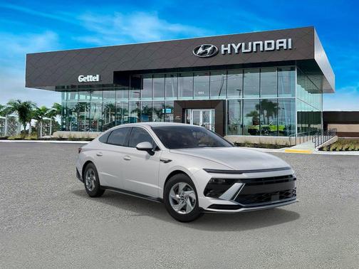2025 Hyundai SONATA SE