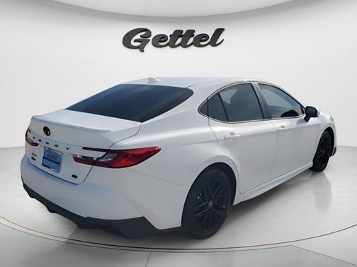 Ice Cap 2025 Toyota Camry SE