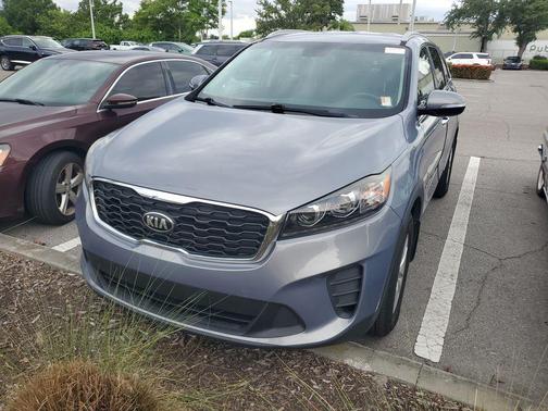 Everlasting Silver 2019 Kia Sorento LX