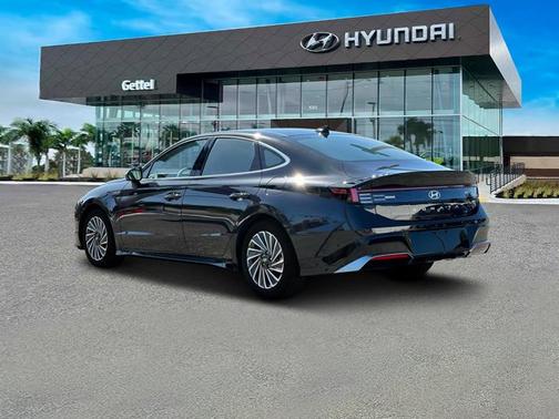 2025 Hyundai SONATA Hybrid Limited