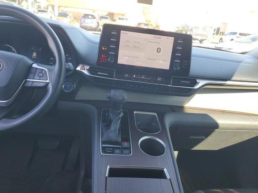 2021 Toyota Sienna LE