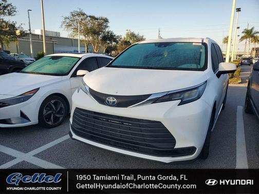 2021 Toyota Sienna LE