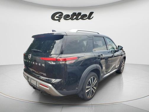 Super Black 2023 Nissan Pathfinder Platinum 4WD