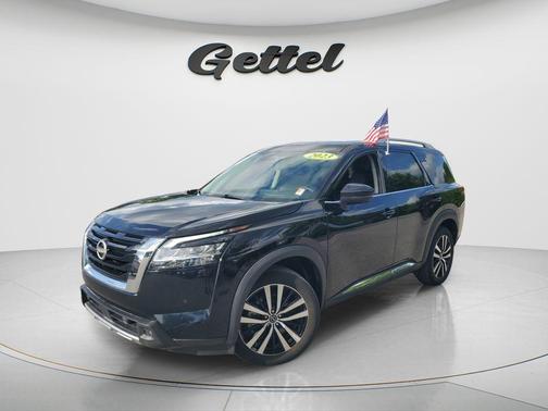 Super Black 2023 Nissan Pathfinder Platinum 4WD