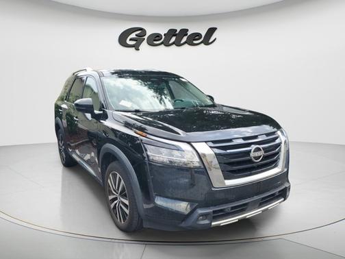 Super Black 2023 Nissan Pathfinder Platinum 4WD