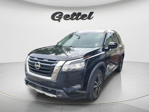 Super Black 2023 Nissan Pathfinder Platinum 4WD
