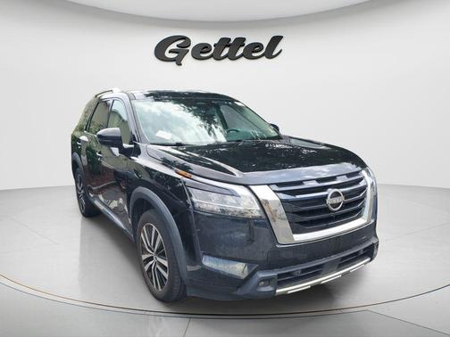 Super Black 2023 Nissan Pathfinder Platinum 4WD