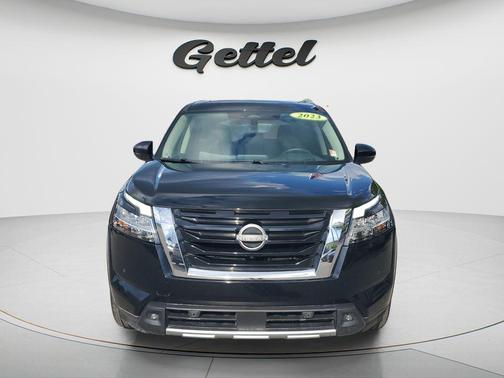 Super Black 2023 Nissan Pathfinder Platinum 4WD