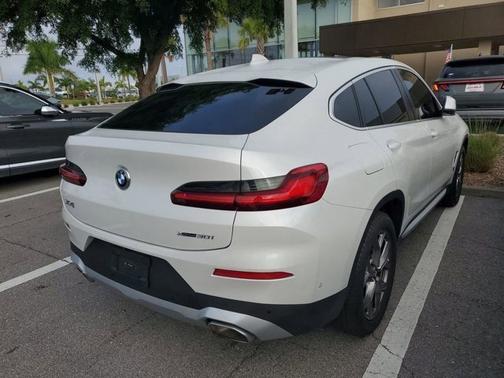 2024 BMW X4 xDrive30i
