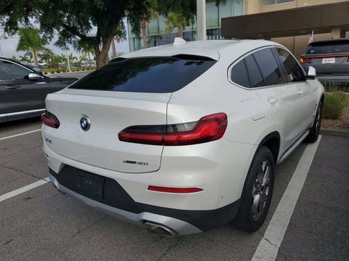 2024 BMW X4 xDrive30i