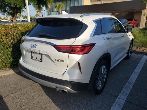 2023 INFINITI QX50 LUXE