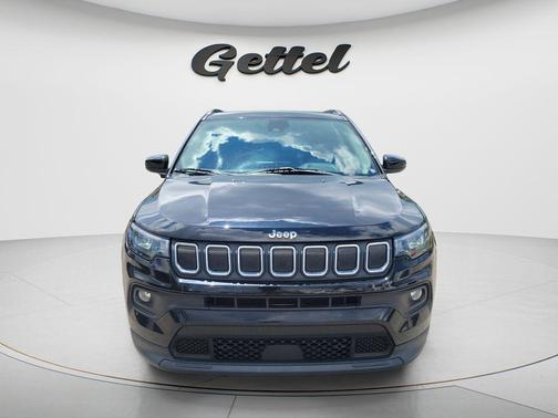 Diamond Black Crystal Pearlcoat 2022 Jeep Compass Latitude