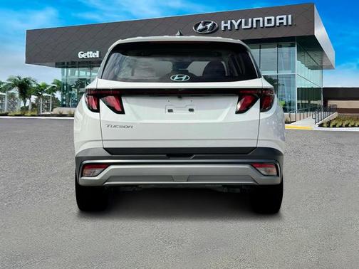 2025 Hyundai TUCSON SE
