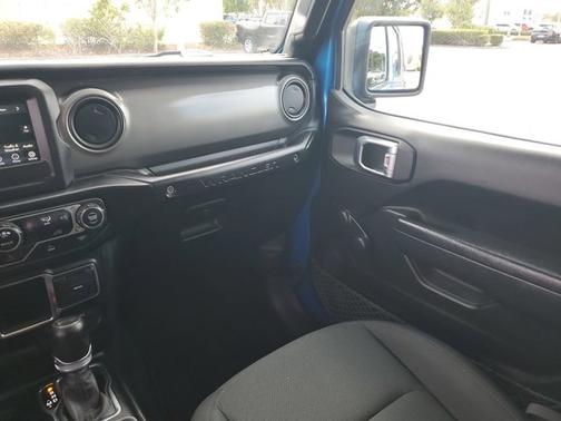 2022 Jeep Wrangler Unlimited Sport