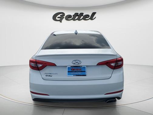 Quartz White Pearl 2017 Hyundai SONATA SE