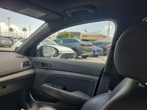 2017 Hyundai ELANTRA Sport