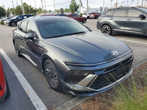 2024 Hyundai SONATA Hybrid Limited